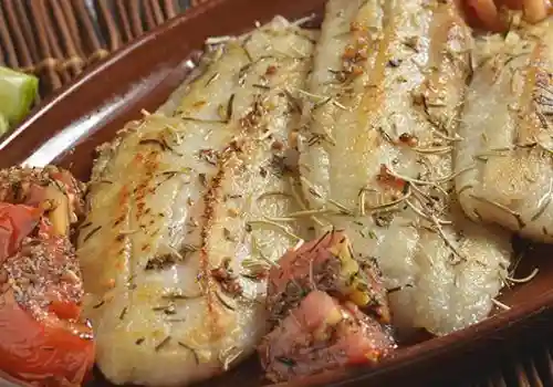 Foto da receita de Receita de Pescada Grelhada com Manteiga de Ervas: Suculenta e Pronta em 20 Minutos